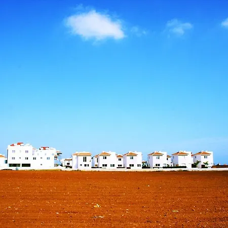 Sunny Nest פאראלימני