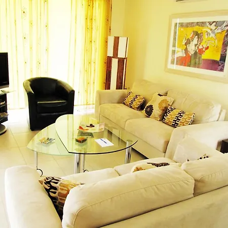 Chara Cynthiana فيلة